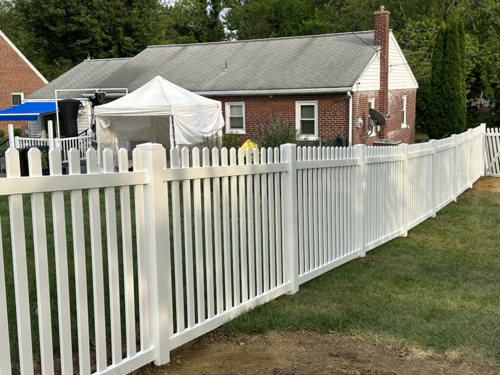 vinyl fencing, vinyl fence, picket fence