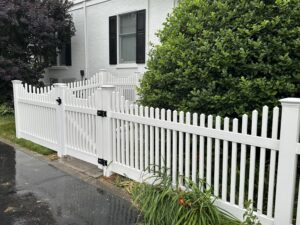 vinyl fence, vinyl fencing, privacy fencing, picket fence, picket fencing