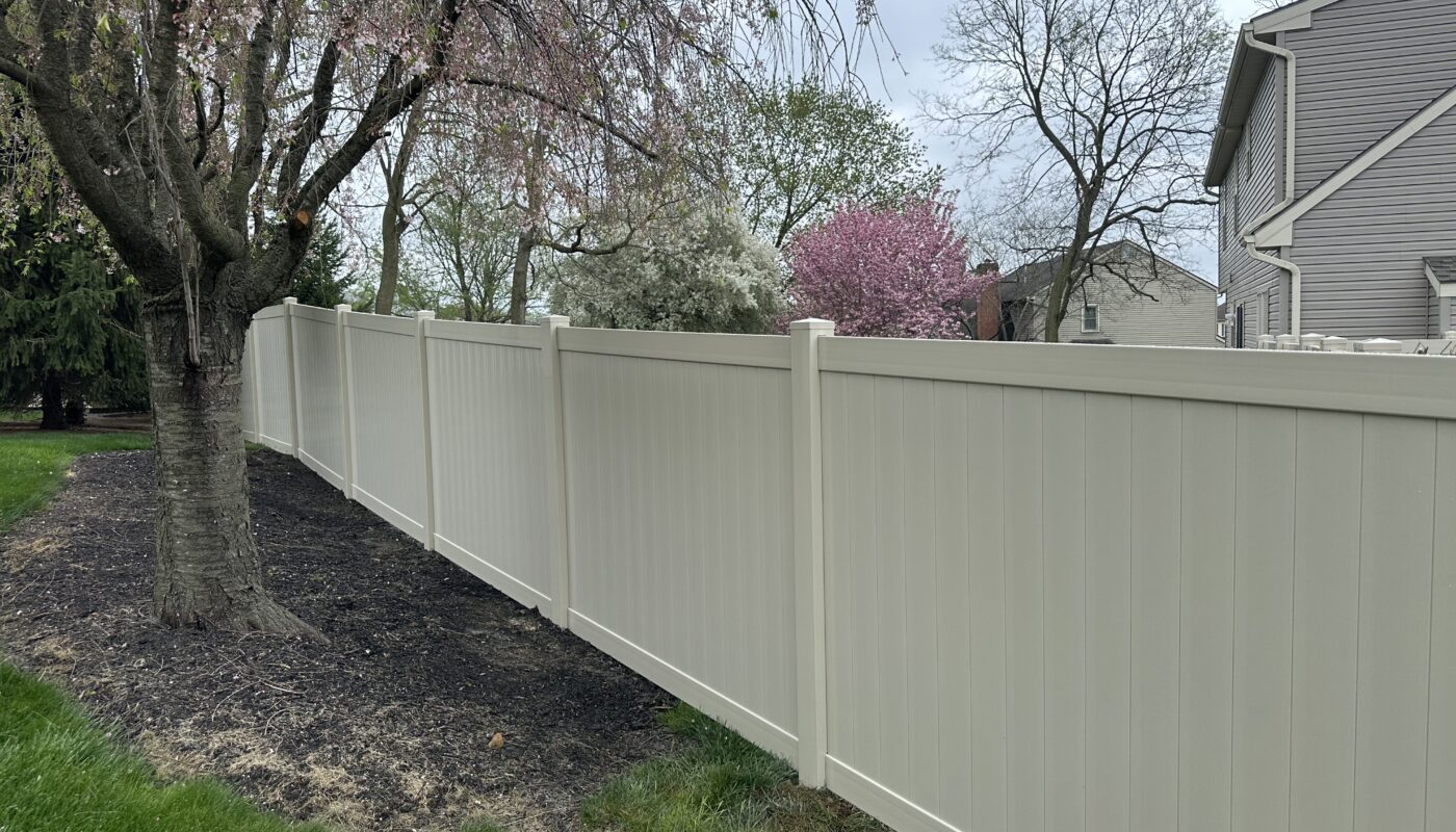 vinyl fence, vinyl fencing, privacy fencing, privacy fence, privacy fencing