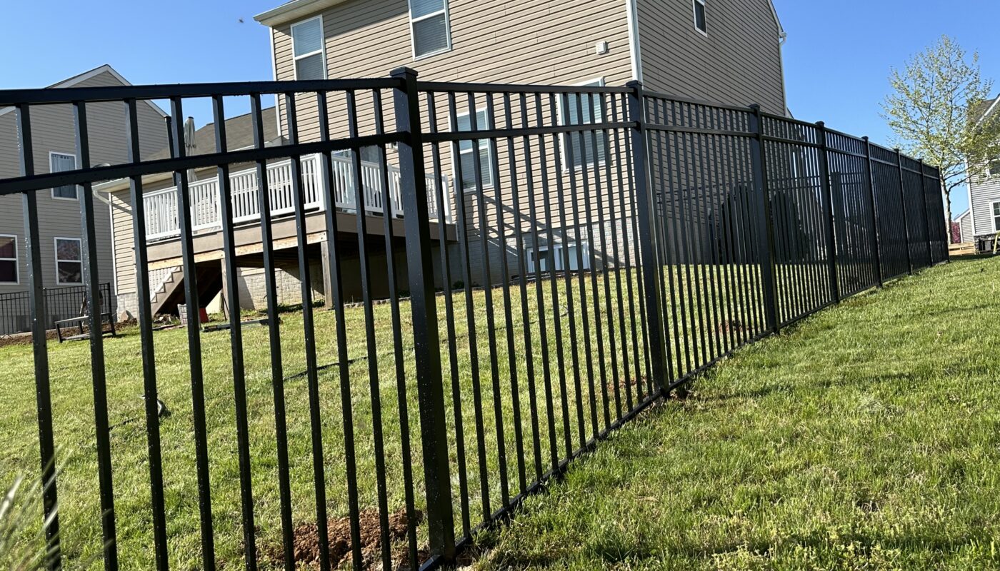 classic 3 rail, aluminum fencing