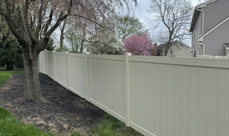 vinyl fence, vinyl fencing, privacy fencing, privacy fence, privacy fencing